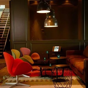 https://motel-one-amsterdam.amsterdamhotelsnl.com